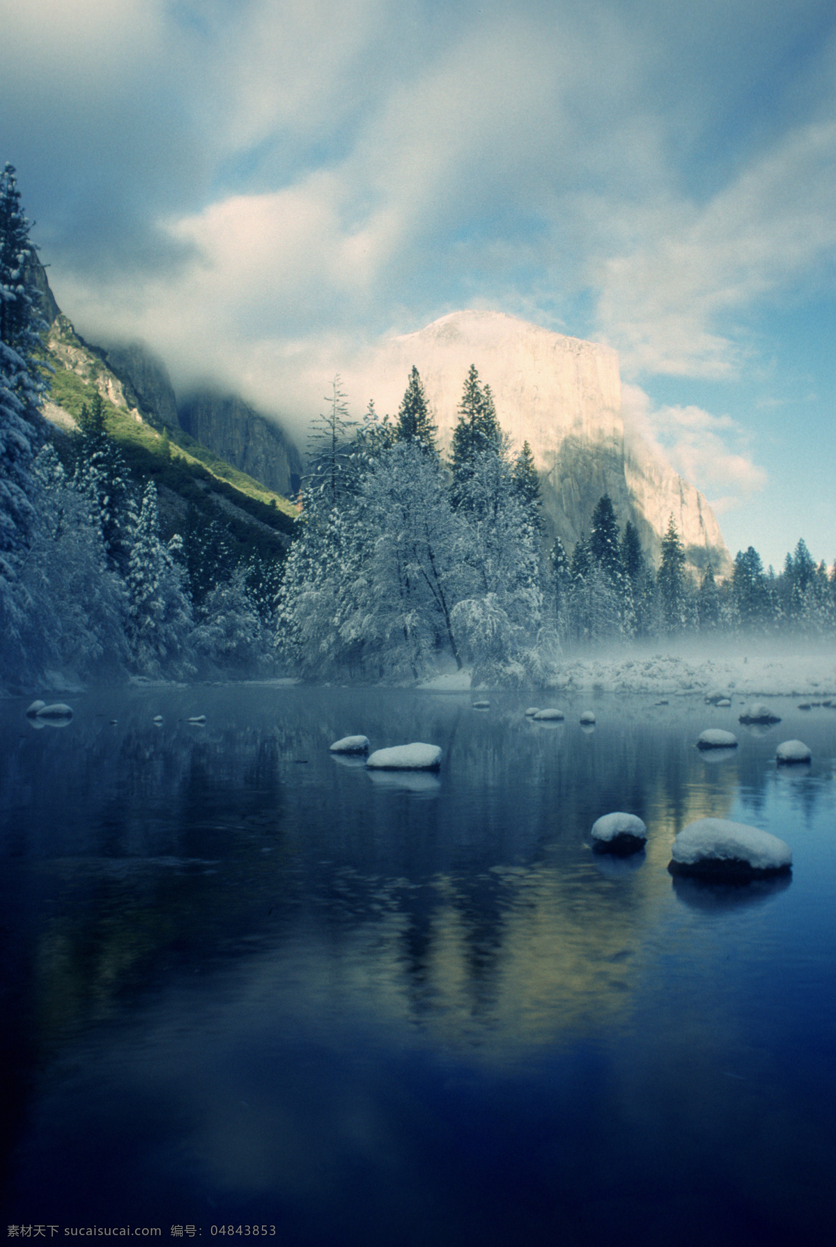 冬天 湖泊 美景 雪山 山峰 湖面 倒影 湖水 景色 风景 摄影图 高清图片 自然风景 自然景观 黑色