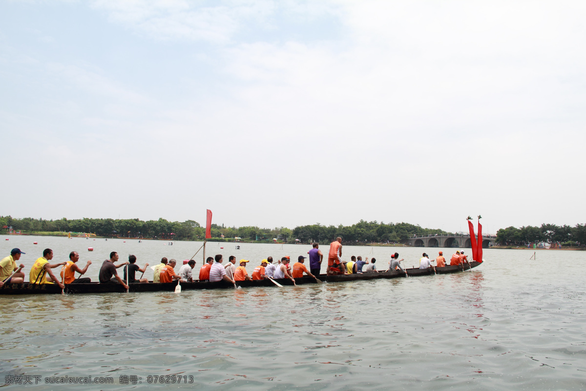 傳統(tǒng)文化 端午 端午賽龍舟 湖 湖面 湖水 龍舟 民俗 賽 龍舟攝影 樹林 樹木 文化藝術(shù) 節(jié)日素材 端午節(jié)