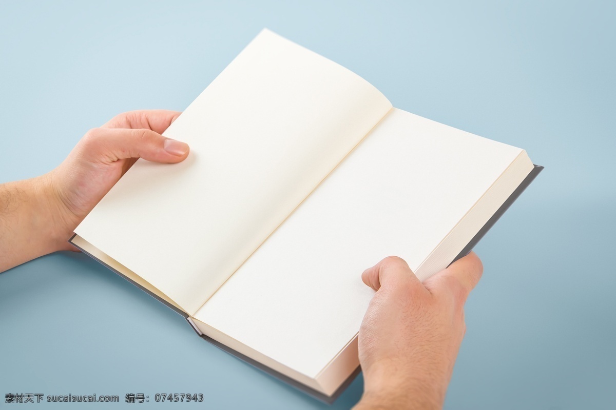 精裝書樣機(jī) 精裝書 書 樣機(jī) vi vi樣機(jī) 精致 簡約 手拿 場景 內(nèi)頁 分層