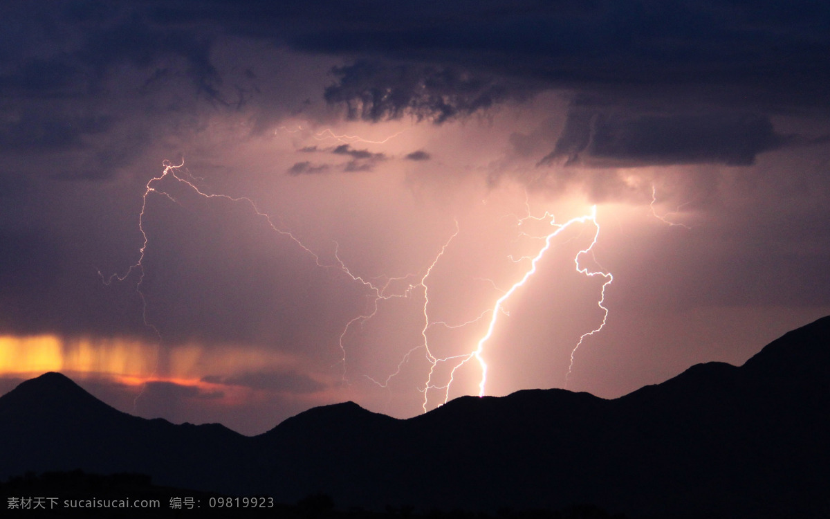閃電霹靂雷電 烏云 光 壓抑 灰暗 灰色 雨 天空 閃電 云 藍(lán)天 白云 天空云彩 白云藍(lán)天 霹靂 高空中云彩 黑色烏云 烏云閃電 雷電 雷公 電母 雷公電母 閃電效果 雷電效果 霹靂效果 暴風(fēng)雨 夜空 近距離 可怕 雷 電 藍(lán)色雷電 藍(lán)色閃電 白色閃電 白色雷電 自然景觀 自然風(fēng)景