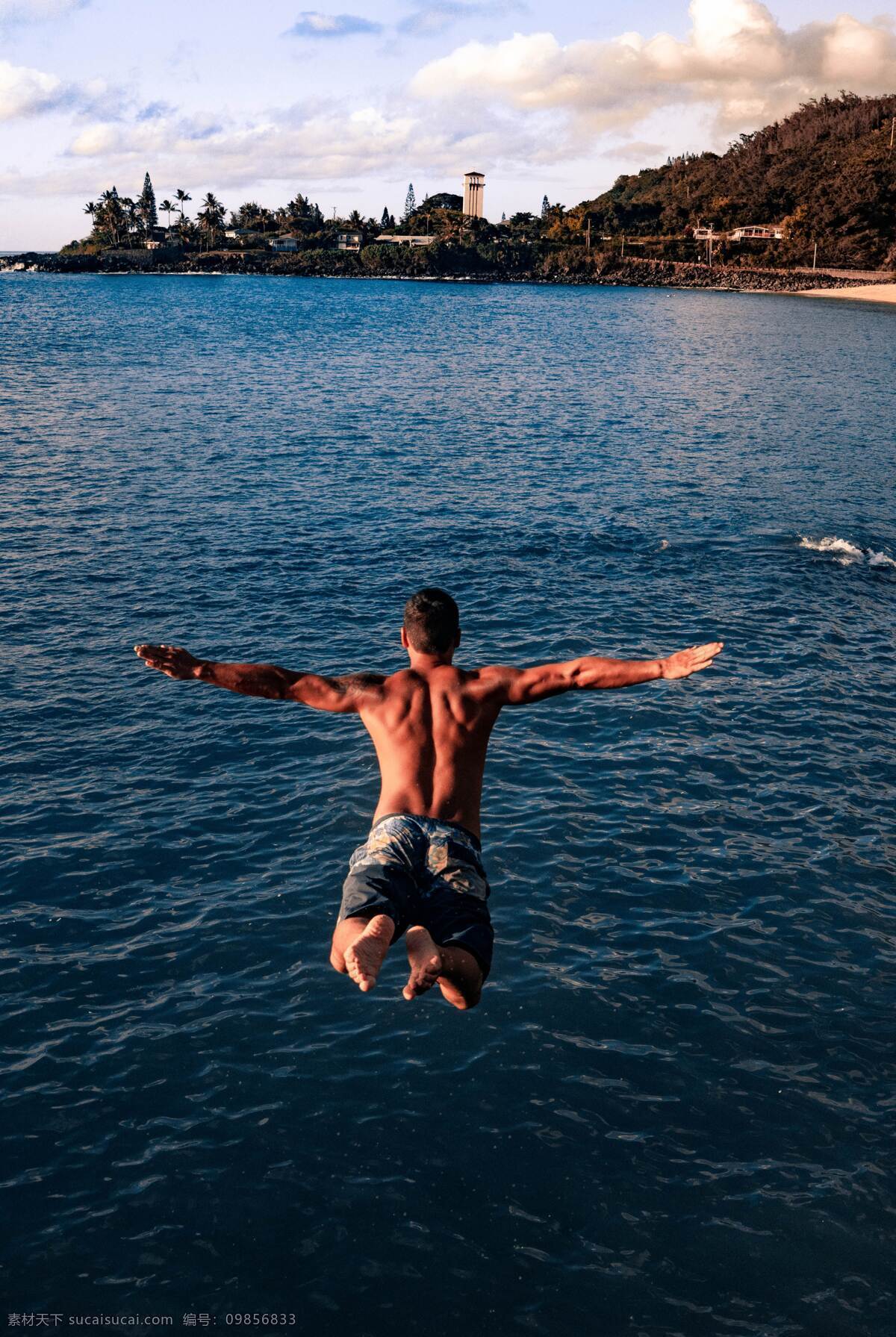 跳水 男性 背影 挑战 人 运动 极限 水 湖水 沙滩 海 跳 运动员 水纹理 度假村 沙 路 建筑 人物 人物图库 男性男人