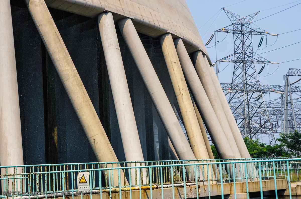 涼水塔 水塔 煙筒 發(fā)電設(shè)施 雙錐建筑 雙錐塔 冷卻塔 電塔 工業(yè)生產(chǎn) 現(xiàn)代科技