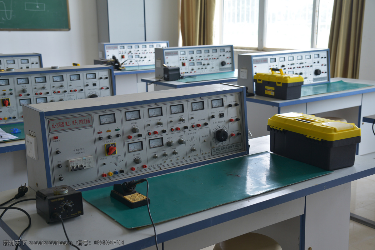 機(jī)電設(shè)備 機(jī)電專業(yè)設(shè)備 機(jī)電技術(shù)應(yīng)用 機(jī)電技術(shù)專業(yè) 機(jī)電專業(yè)實(shí)訓(xùn) 機(jī)電實(shí)訓(xùn)室圖 現(xiàn)代科技 工業(yè)生產(chǎn)