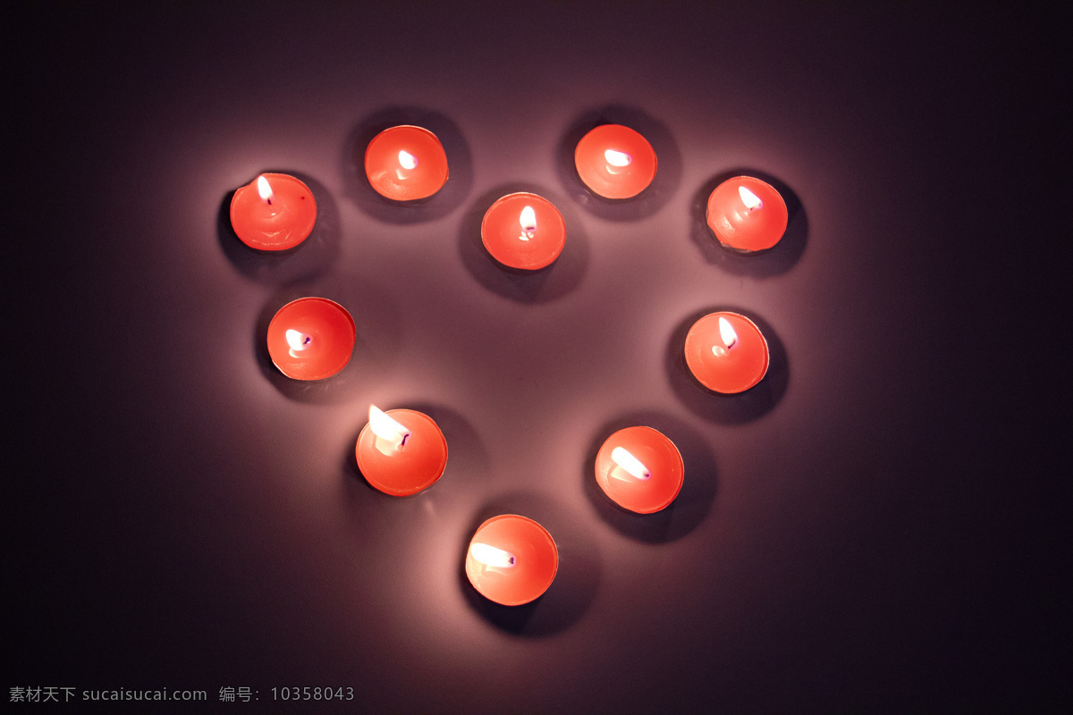 摆 成 心形 红色 蜡烛 浪漫 表白 红色蜡烛 爱心 七夕 情人节 商用