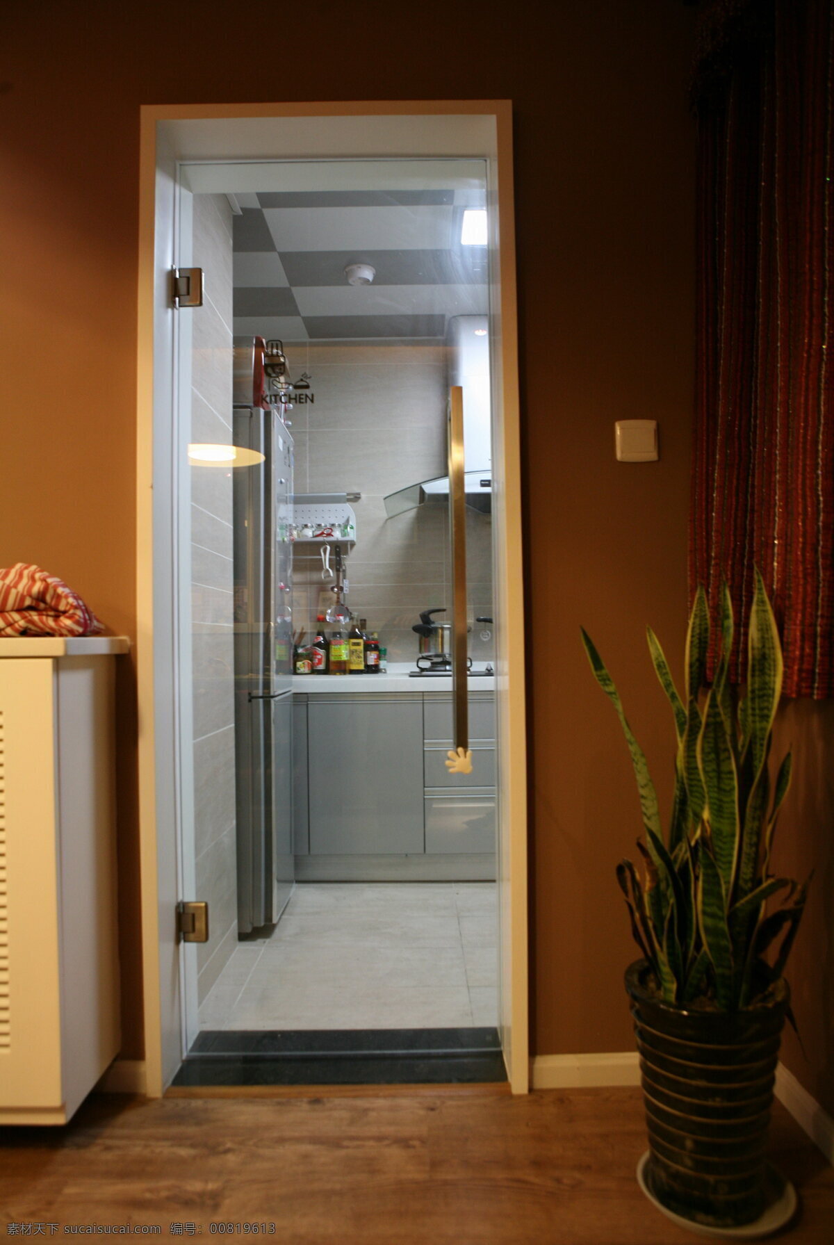 简约 风 室内设计 厨房门 效果图 现代 厨房 料理台 白色调 家装 门口