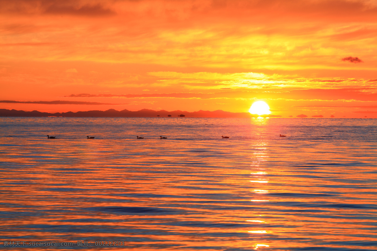 夕阳 下 青海湖 日落 落日 太阳下山 湖泊 湖水 青海 风光优美 青海风光 青海旅行 青海湖之旅 旅游摄影 国内旅游