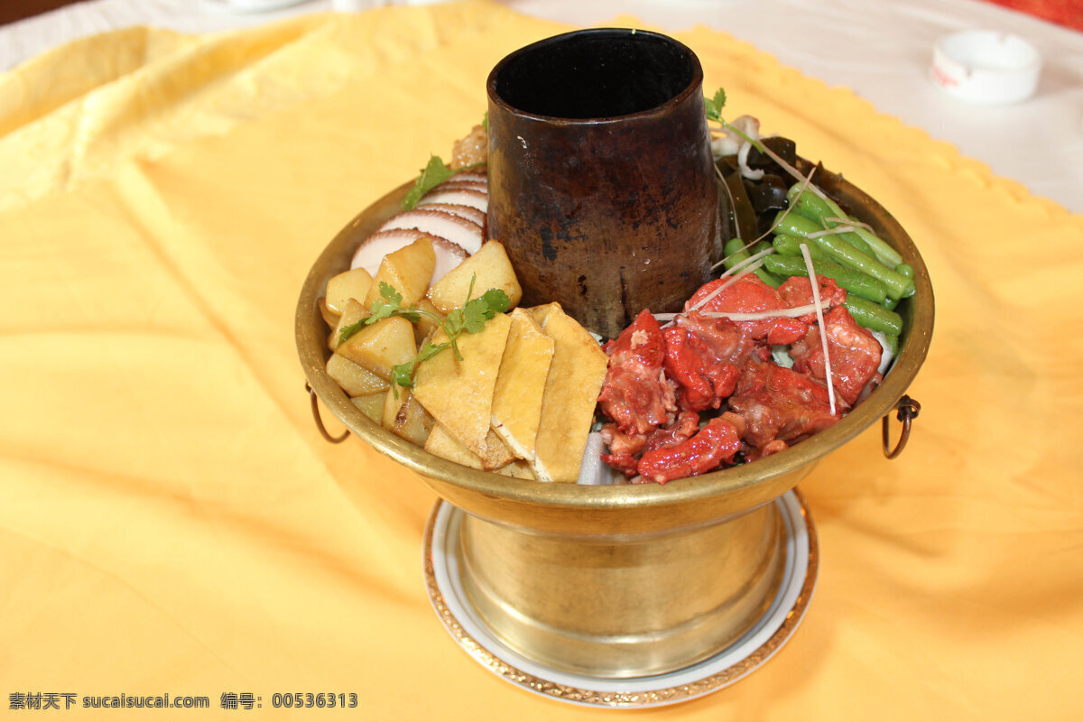 排骨火锅 排骨 油豆腐 木耳 传统美食 餐饮美食