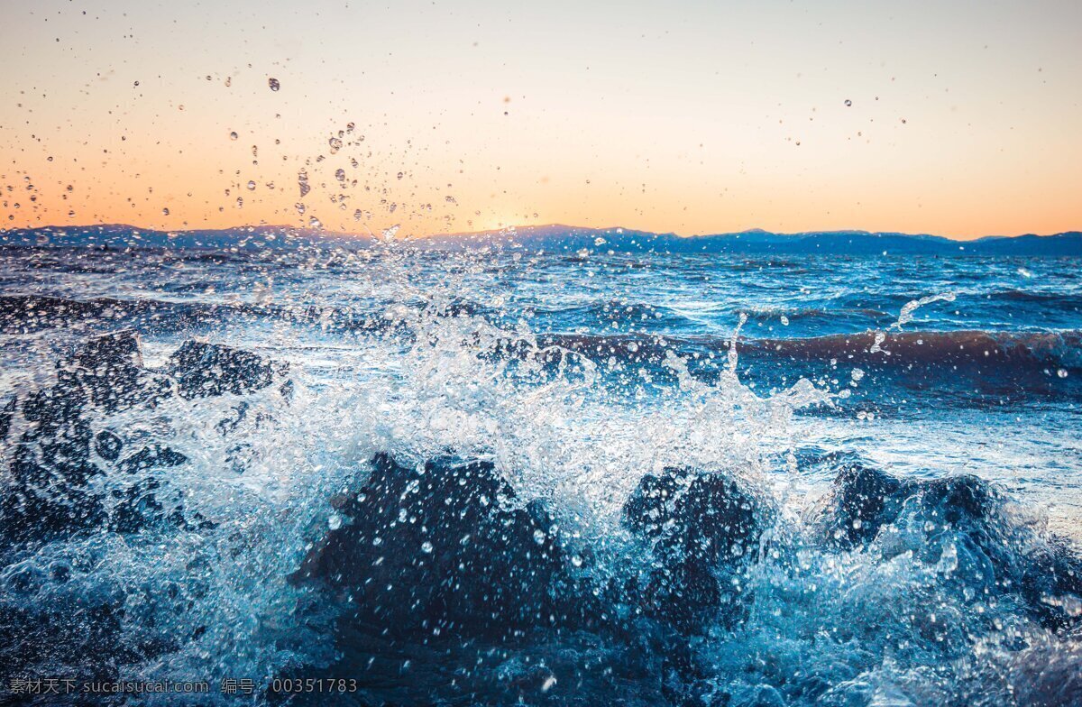 海浪浪花 海浪 浪花 水 水珠 洱海 阳光 蓝色 自然美 海洋 海水 海 沙滩 休闲 旅游 巨浪 大理 大海 夕阳 夏天飞溅 背景 创意 元素 自然景观 自然风光