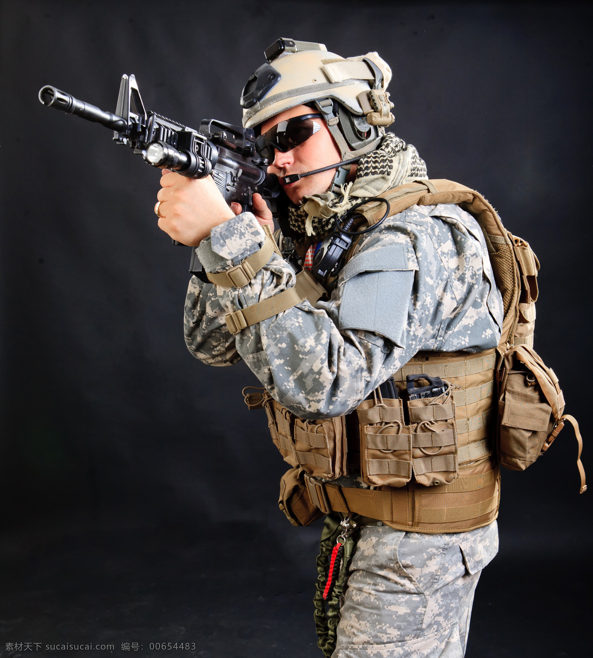 外国 士兵图片 冲锋枪 武器 外国士兵 战士 迷彩服 军事武器 现代科技