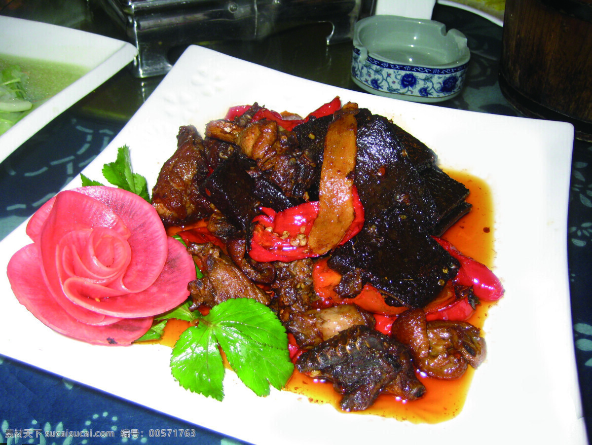 血粑鸭 凤凰血粑鸭 凤凰 湘西 血鸭 鸭子 鸭肉 盘子 特色菜 特产 美食 传统美食 餐饮美食