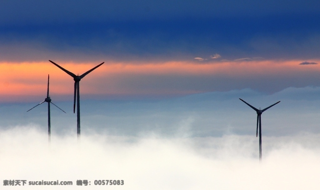 风力发电 风车 风电 浓雾 云雾 云海风车 摄影图片 现代科技 工业生产