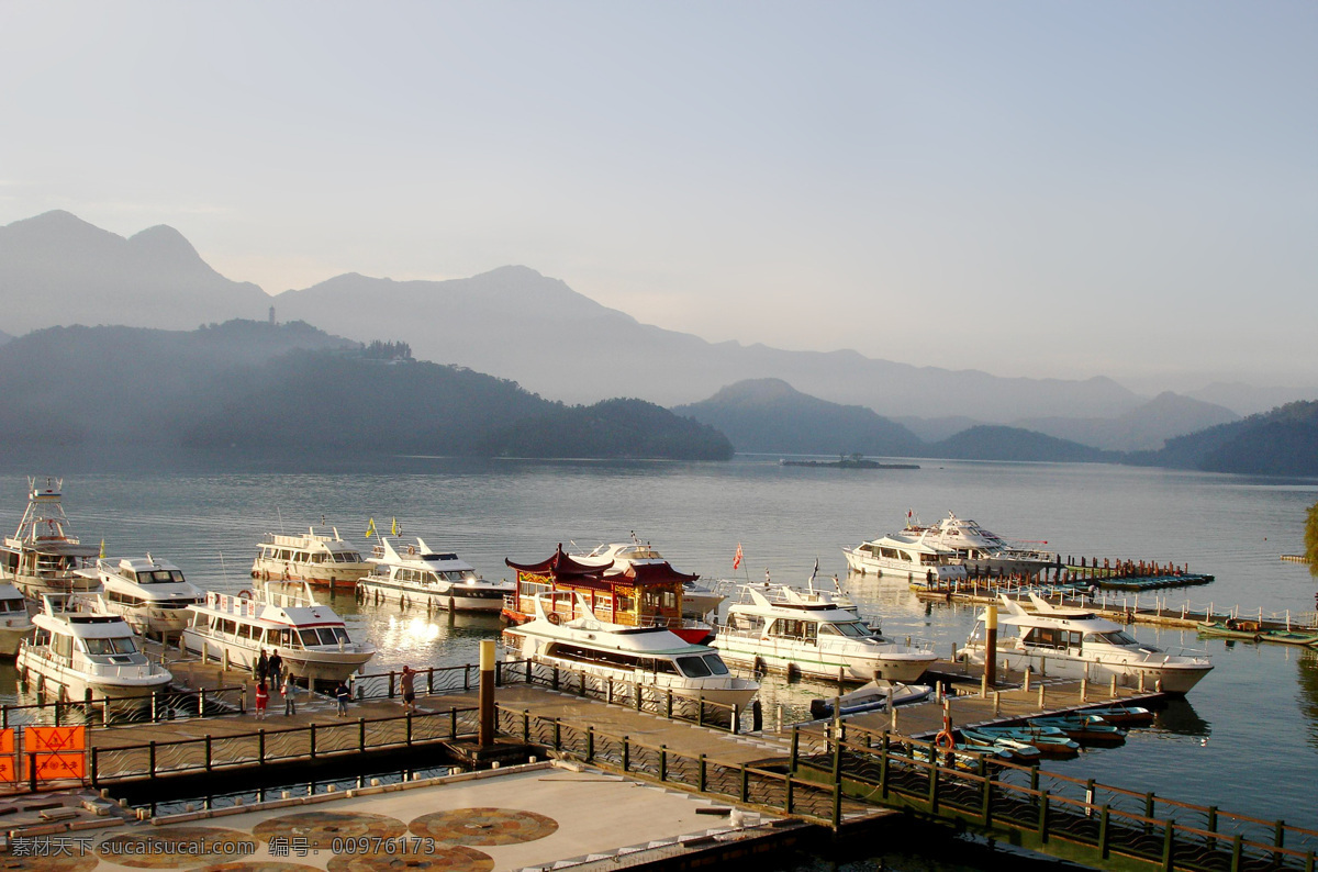 度假 湖水 旅游 旅游摄影 码头 群山 生态 日月潭 台湾 游艇 游船 远山 自然 度假圣地 自然风景 风景 生活 旅游餐饮