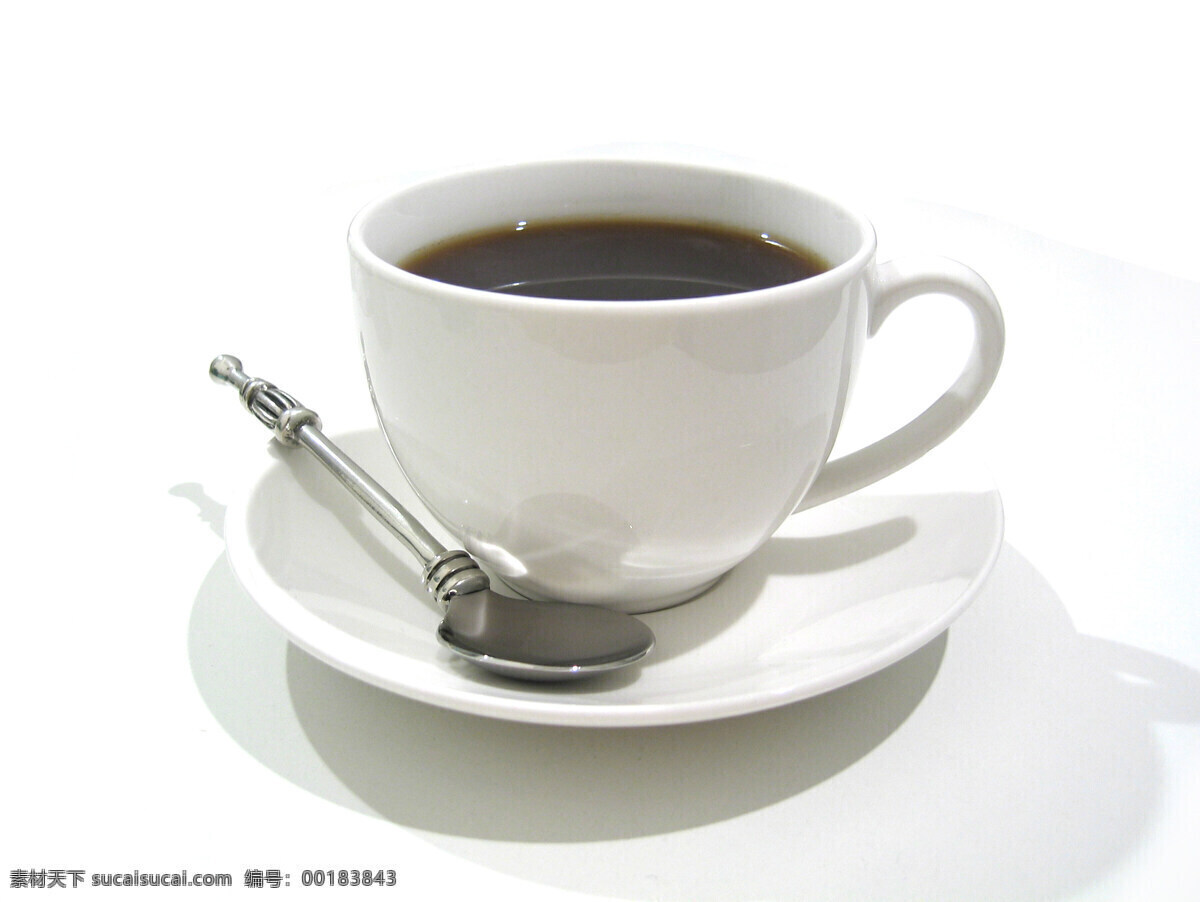 洁白 杯 具 里 美味 咖啡 清纯正浓 可口美味 提神 杯子 陶瓷 精品 珍贵 洁白干净 勺子 喝咖啡 方便 高雅 高清图片 咖啡图片 餐饮美食