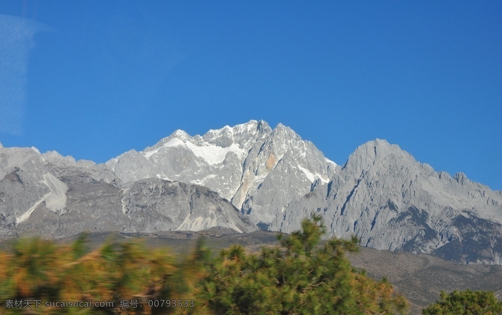 车窗外风景 连绵大山 光秃秃的山 石山 风景摄影 旅游摄影 国内旅游