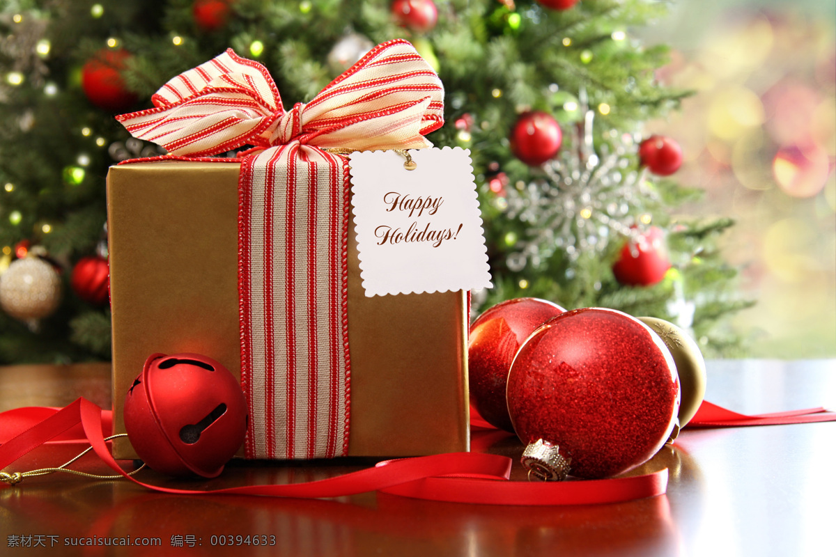 贴着 纸条 礼盒 圣诞节 节日 礼物礼盒 红色球体 铃铛 圣诞节挂件 其他类别 生活百科
