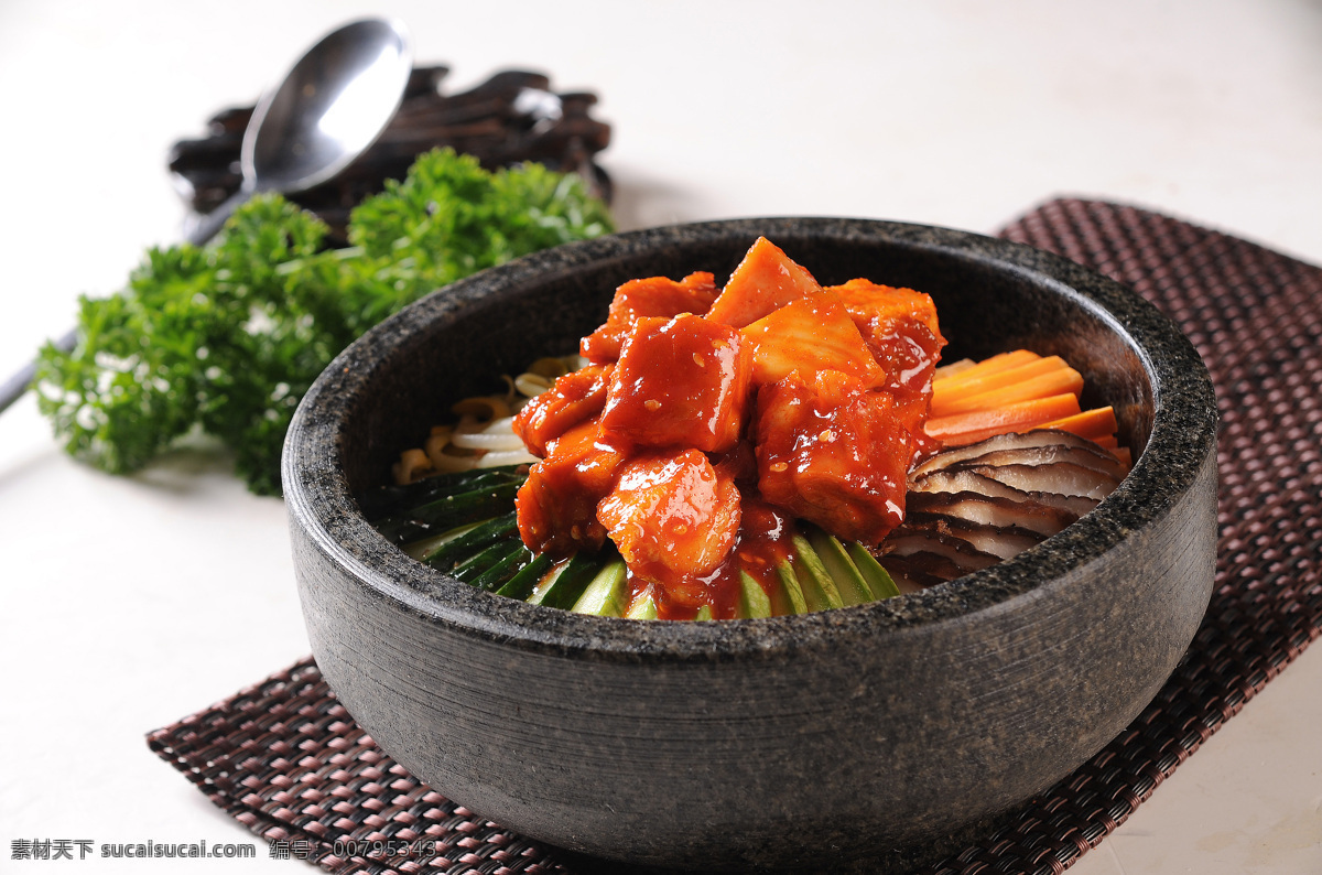 石锅拌饭 鸡肉石锅拌饭 韩国美食 菜品 菜谱摄影 美食 美味 传统美食 餐饮美食 韩国料理