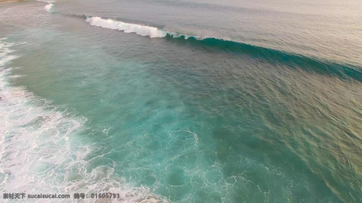 波浪 冲击 shallow reef 自然 岸 崩溃 海洋 海 打破 泡沫 冲浪 膨胀 蓝色 绿松石 水 热带的 天堂 生态系统 暗礁 印度尼西亚 龙目岛 空中 无人机 海的 setangi