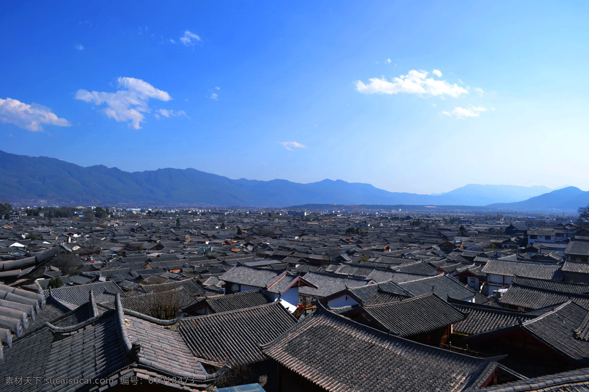 蓝天下的古城 房顶 屋脊 屋顶 古建房顶 蓝天 白云 远山 自然风景 自然景观