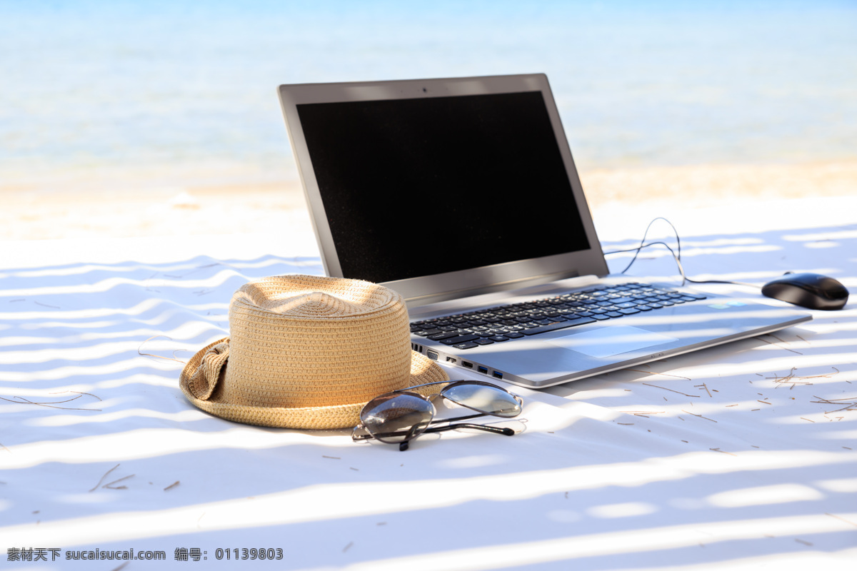 帽子 笔记本 电脑 大海 沙滩 眼镜 笔记本电脑 自然风景 自然景观 白色