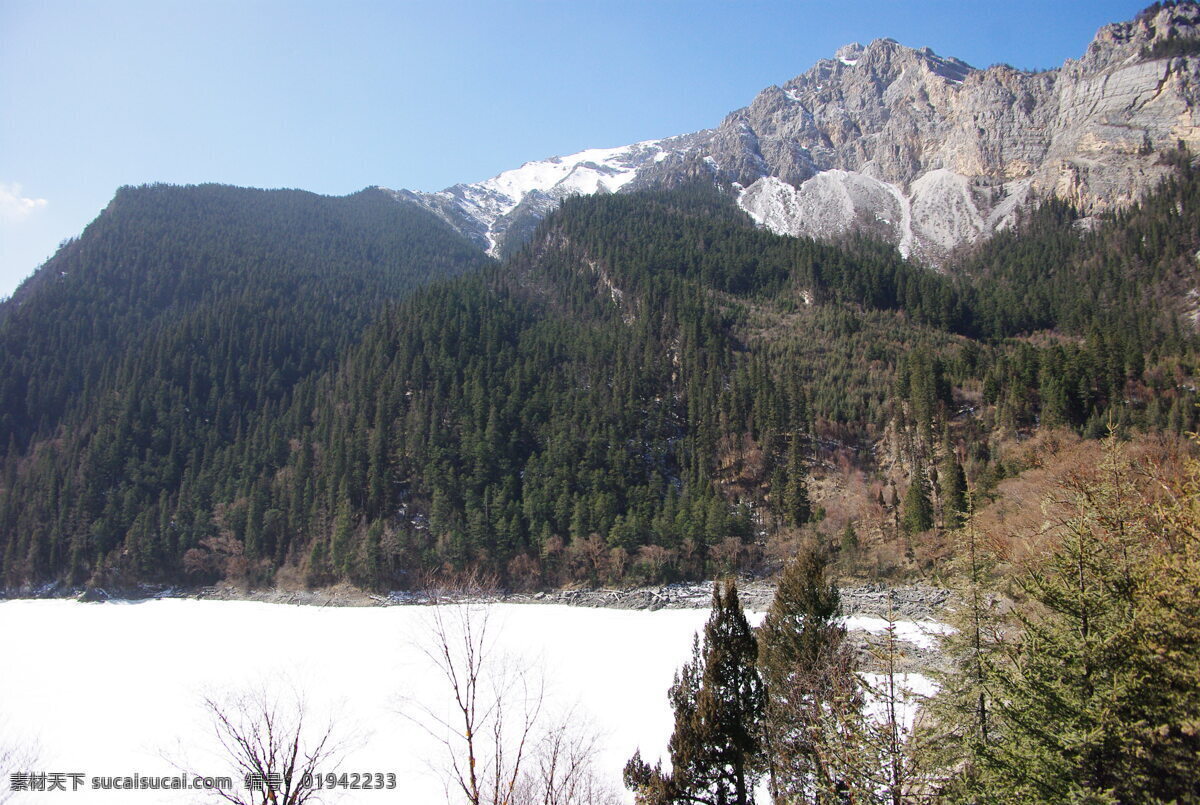 四川九寨沟 九寨沟 九寨沟风光 山水 山水风光 九寨沟风景 秋天的九寨沟 九寨沟景色 九寨沟瀑布 溪水 芳草海 九寨沟芳草海 九寨沟山水 长海 九寨沟旅游 自然风光 雪山 九寨沟雪山 沃洛色莫 雪山的水 四川风景 四川景点 自然景观 风景名胜