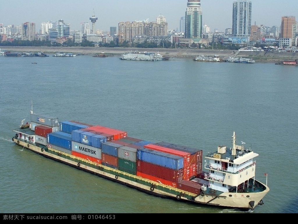 2007 年 中国 港口 集装箱 吞吐量 突破 亿 标准箱 轮船 商务金融 商务素材 摄影图库