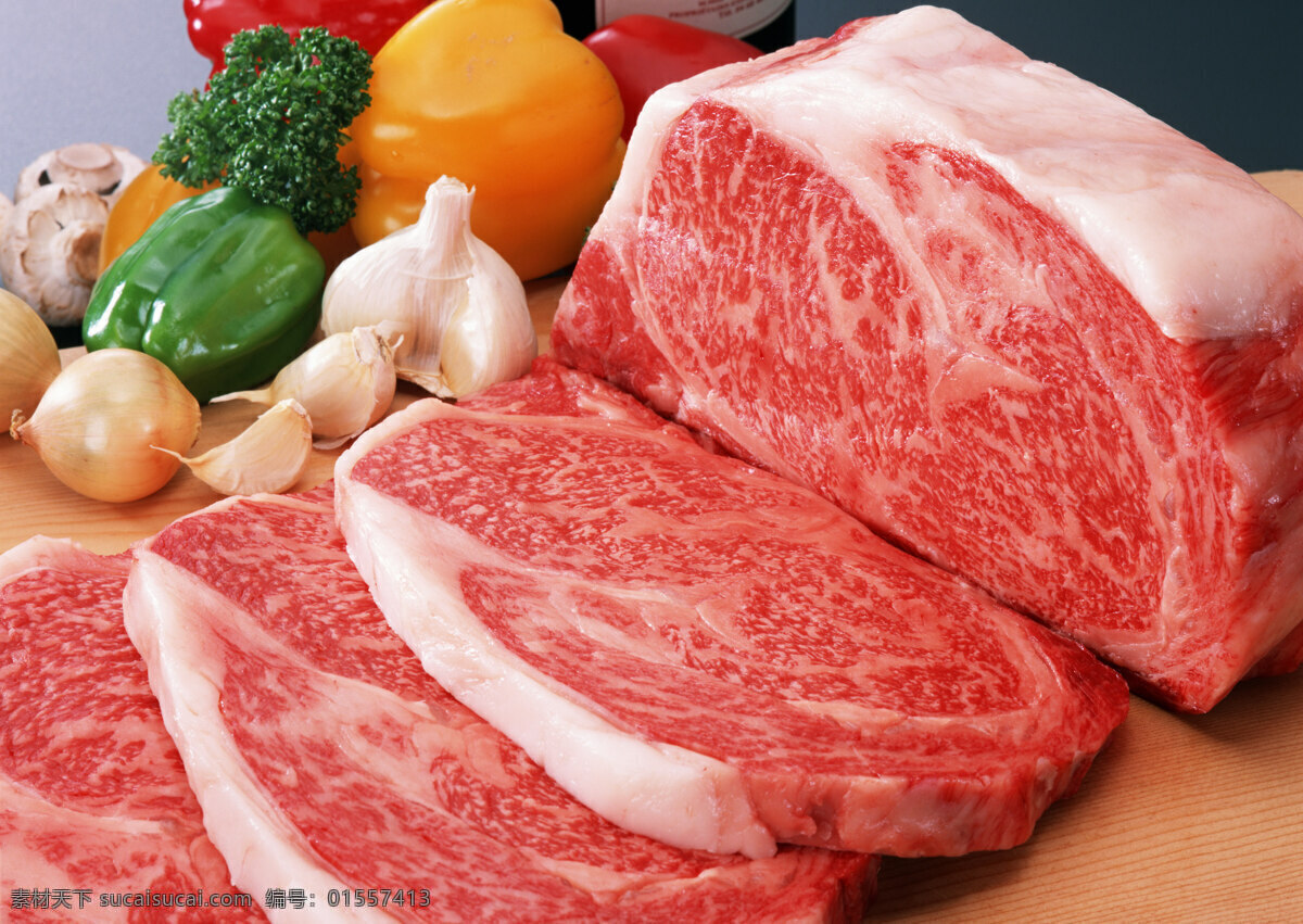 菜板上的鲜肉 肉类 鲜肉 牛肉 肉 食品 肉食 餐饮 肉片 烤肉 餐饮素材 餐饮摄影 生肉 食材原料 餐饮美食 红色