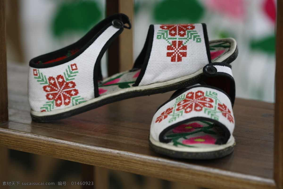 羌族刺绣 羌族 少数民族 民族 民族风格 刺绣 古朴 素色 鞋 女鞋 风俗文化 民俗 汶川 四川 传统文化 文化艺术