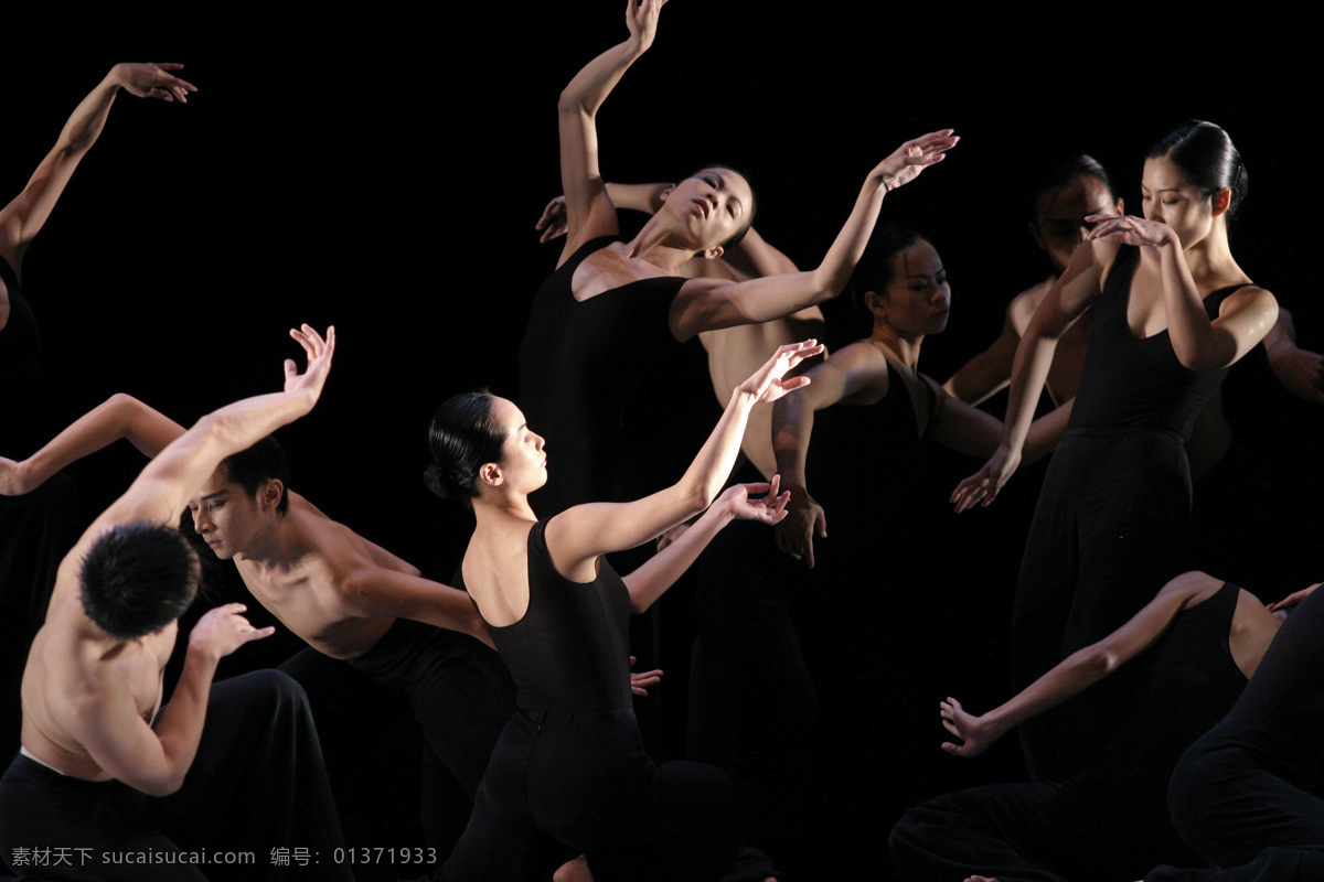 婀娜的团体舞 舞蹈 跳舞 婀娜 艺术 肢体 舞动 柔感 优美 现代舞 芭蕾舞 人物图库 人物摄影 摄影图库
