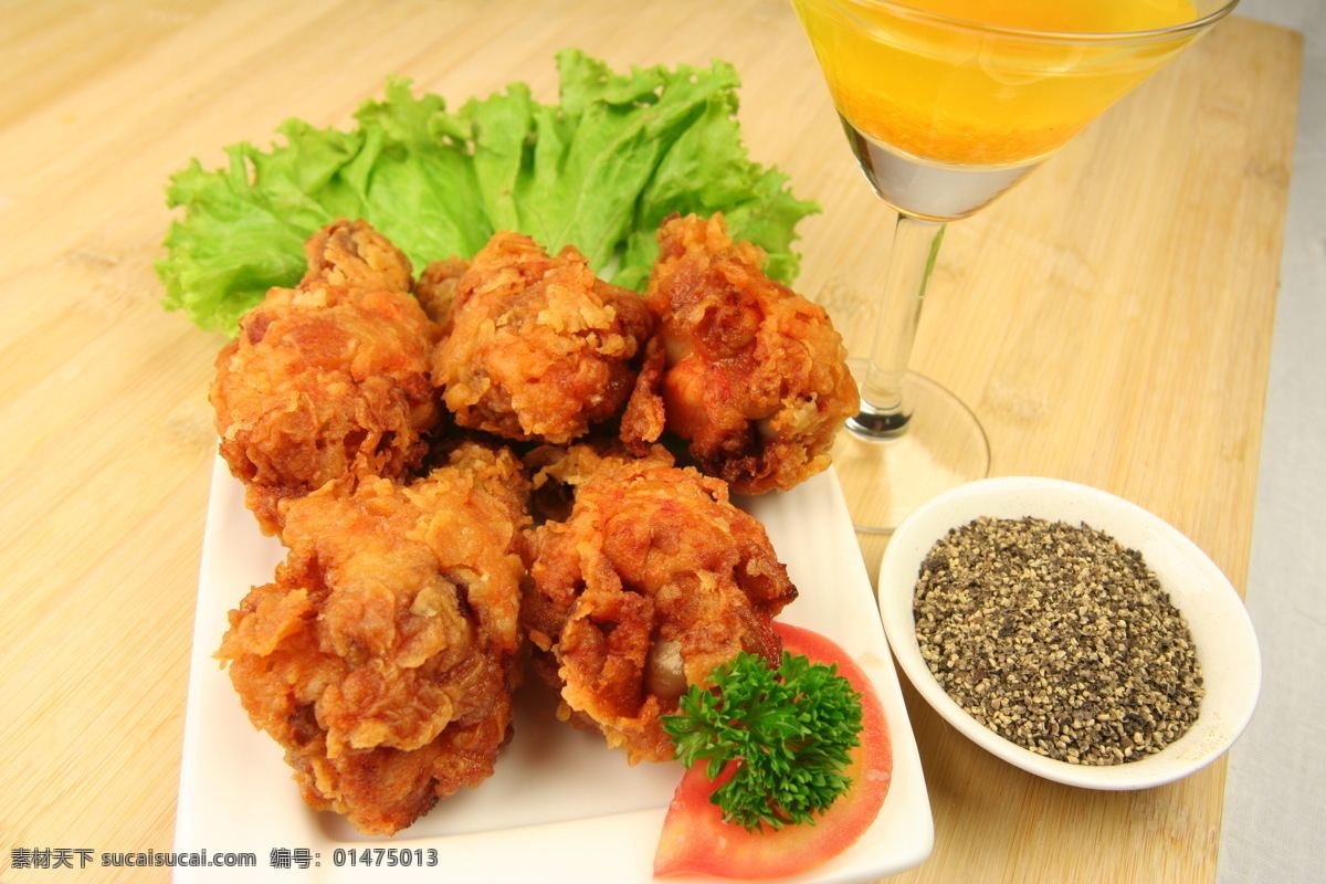 脆皮炸鸡块 西红柿 西南花 酒杯 炸鸡 美食 餐饮美食