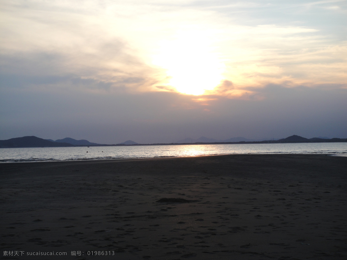 海滩 波浪 风景 海水 海洋 旅游摄影 日出 日落 沙滩 滩 海风 晚霞 天空 云彩 自然 自然风景 psd源文件