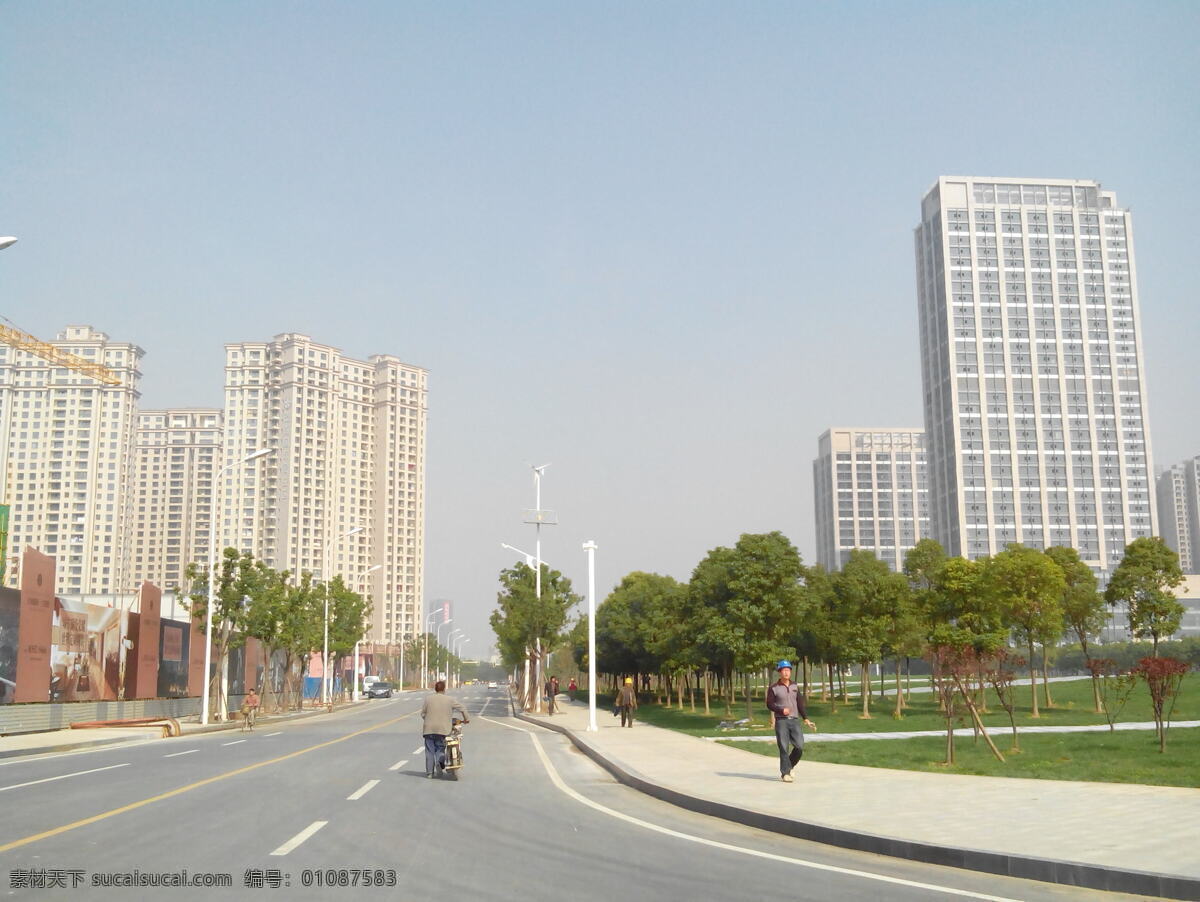 武汉cbd 武汉 汉口 泛海城市广场 泛 海 国际 居住区 高楼 道路 树木 行人 绿地 蓝天 建筑摄影 建筑园林 灰色