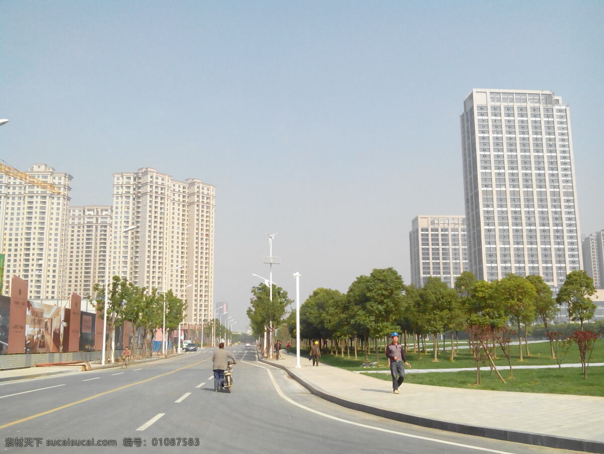 武汉cbd 武汉 汉口 泛海城市广场 泛 海 国际 居住区 高楼 道路 树木 行人 绿地 蓝天 建筑摄影 建筑园林 灰色