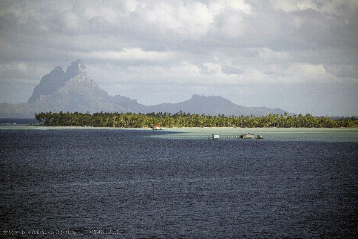 美丽 海平面 风景 美丽海滩 海边风景 海岸风光 蓝天白云 沙滩 海滩 大海 海洋 椰子 椰树 旅游景点 海景 景色 美景 摄影图 高清图片 大海图片 风景图片