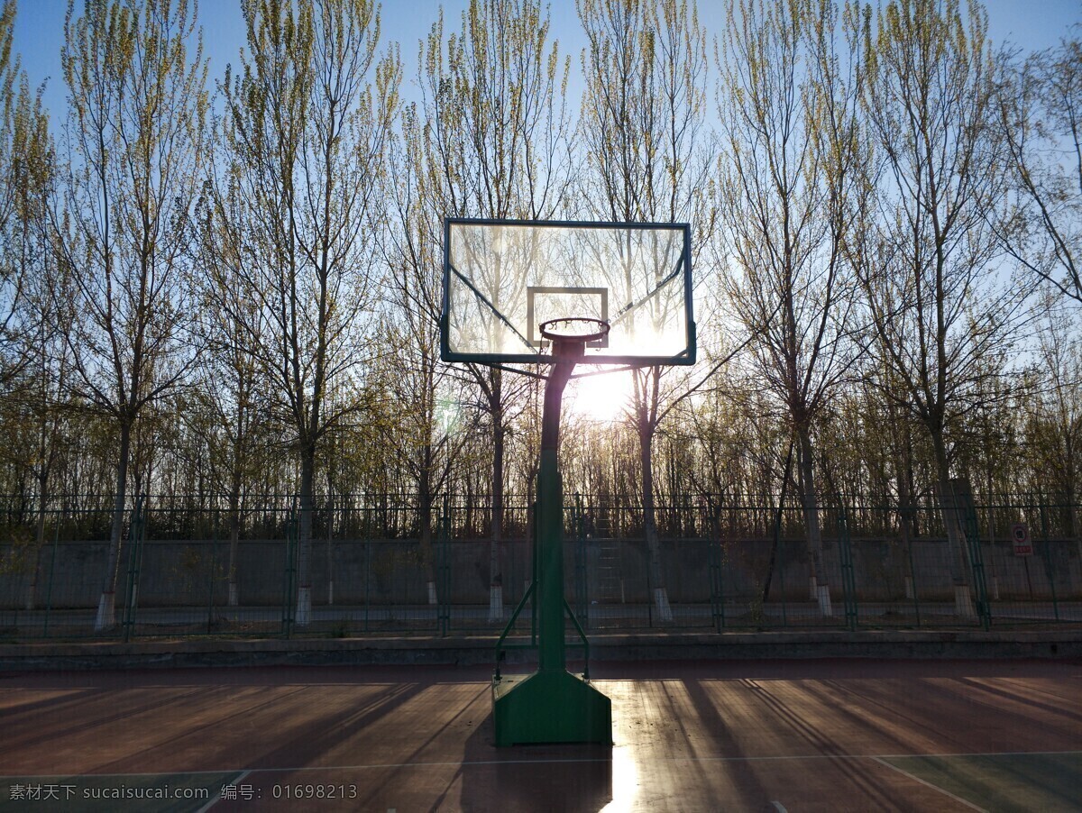 夕阳下的篮筐 篮球 篮筐 夕阳 青春 hehui 自然景观 建筑景观