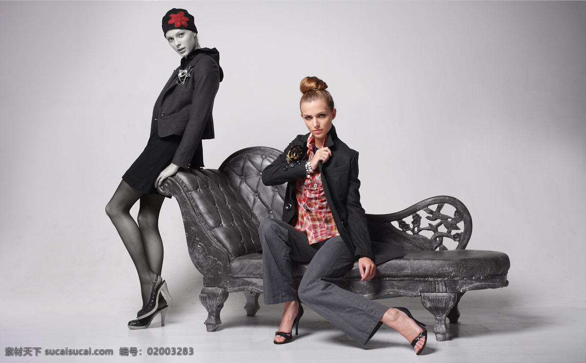 时尚服装 模特美女 外国女性 女人 时尚美女 性感美女 模特 美女写真 时装模特 服装模特 美女摄影 沙发 美女图片 人物图片