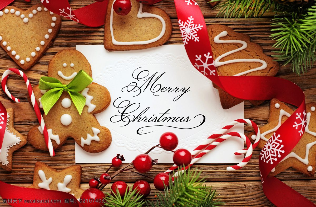 木板 上 可爱 饼干 圣诞节 圣诞装饰物 圣诞节元素 松枝 浆果 节日庆典 生活百科