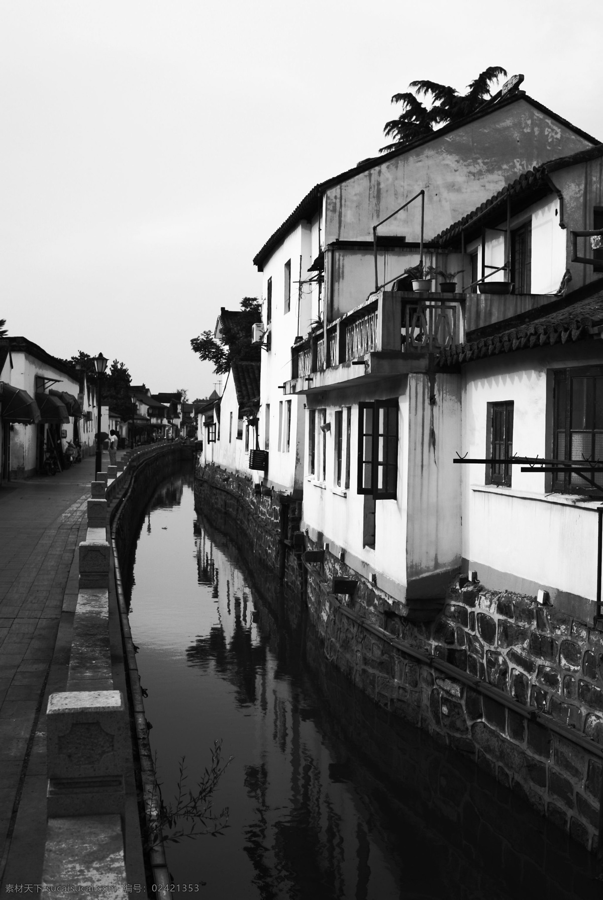 复古 小镇 一角 装饰画 河道 黑瓦白墙