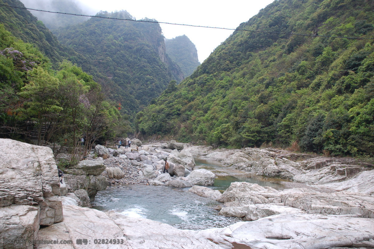 树免费下载 风景 山 山水风景 摄影图 树 植物 自然景观 水 家居装饰素材 山水风景画