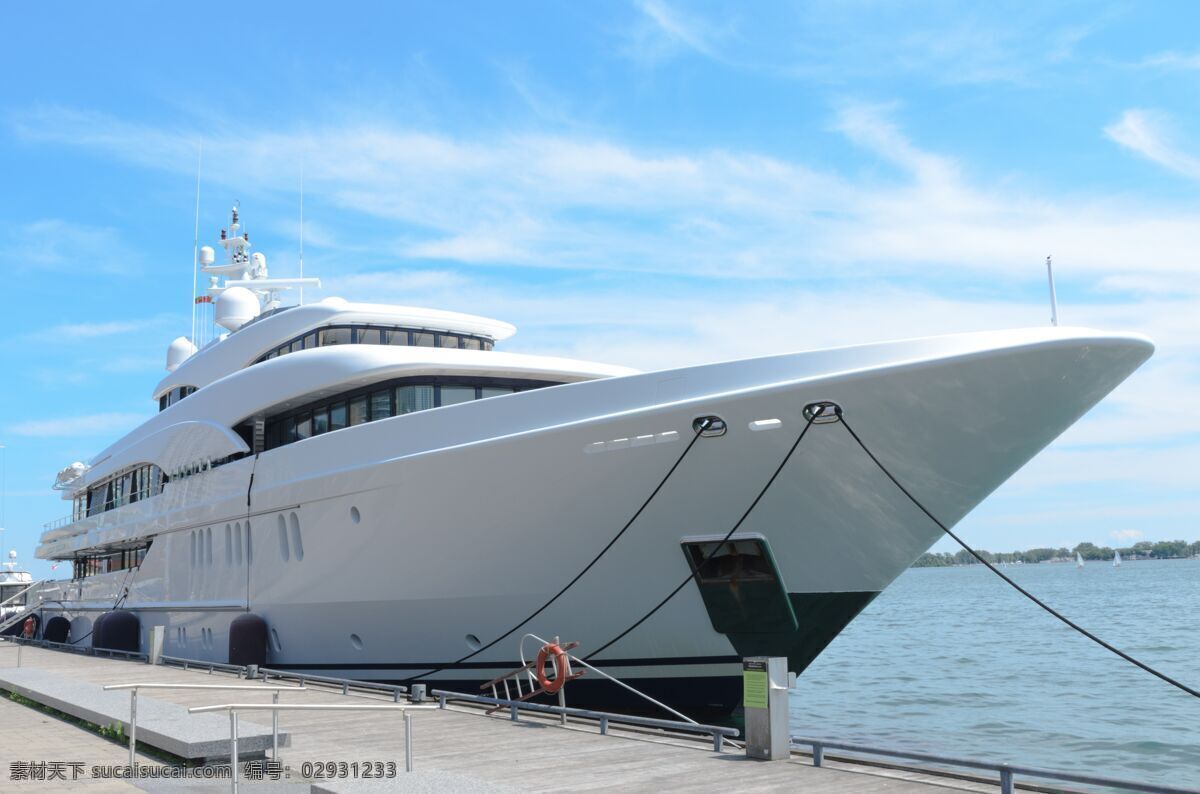 大船 出海 大海 货轮 平台 交通工具 现代科技 停泊的大船 白色的船 游艇 游轮 海边 海岸 蓝天白云 码头 救生圈 崭新的