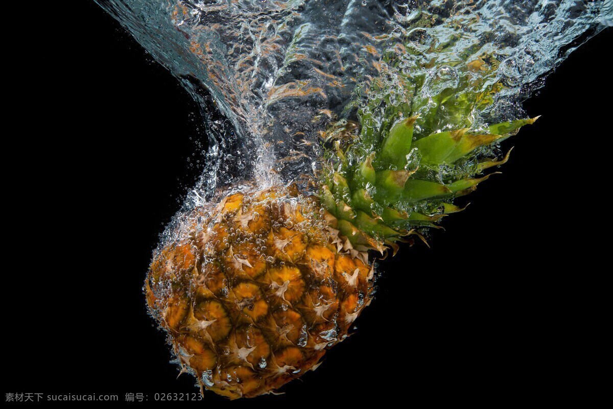 飞溅的菠萝 水里的水果 水果 新鲜水果 掉进 水里的菠萝 生物世界