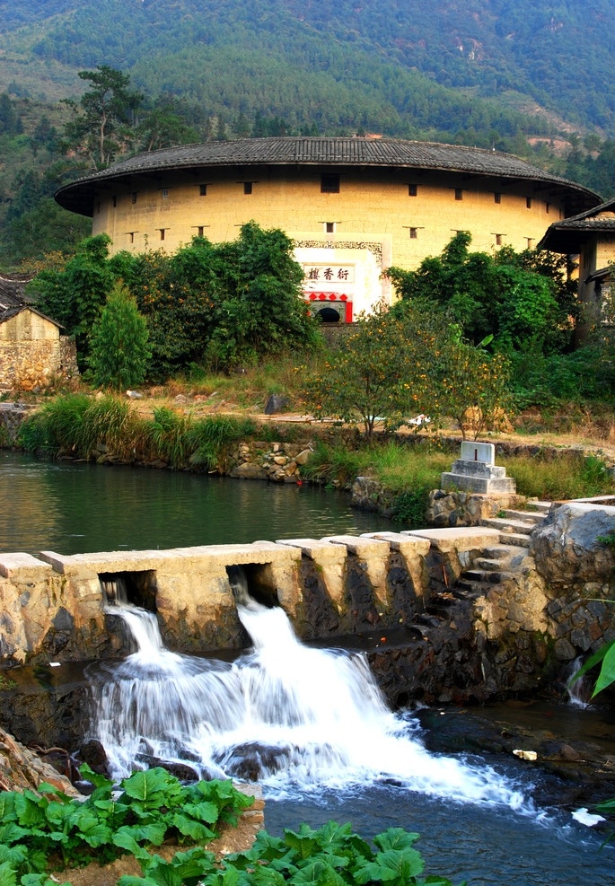 永定土楼 摄影图库 旅游摄影 国内旅游 闽西土楼 永定 建筑奇迹 圆形的建筑 流水 乡村 衍香楼