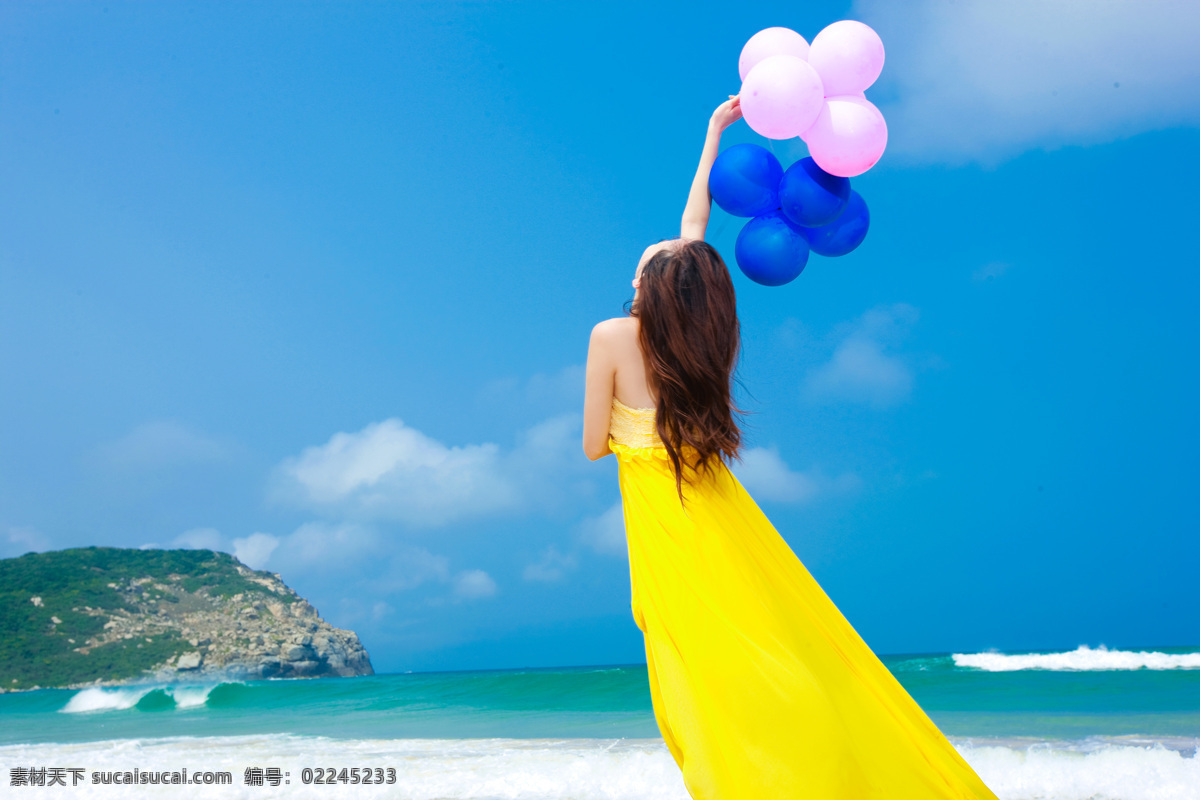 婚纱照 海边 气球 黄色裙子 蓝天 女子婚纱照 人物摄影 人物图库