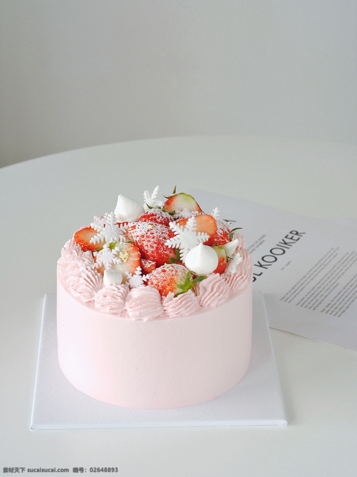 粉色草莓蛋糕 粉色蛋糕 草莓蛋糕 生日蛋糕 奶油蛋糕 蛋糕 餐饮美食 西餐美食