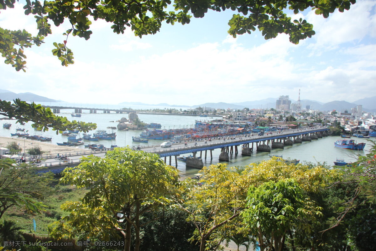 海湾 大海 国外旅游 海滩 旅游摄影 桥梁 树木 湾 树叶 越南 psd源文件