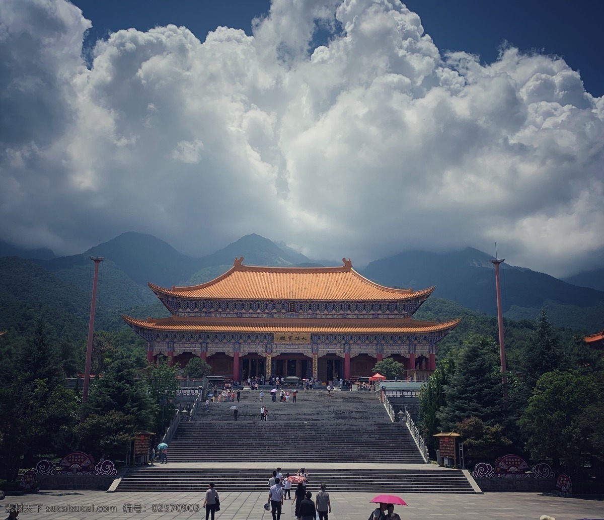 大雄宝殿图片 云彩 白云 大雄宝殿 寺庙 佛祖 古代建筑 自然景观 自然风景