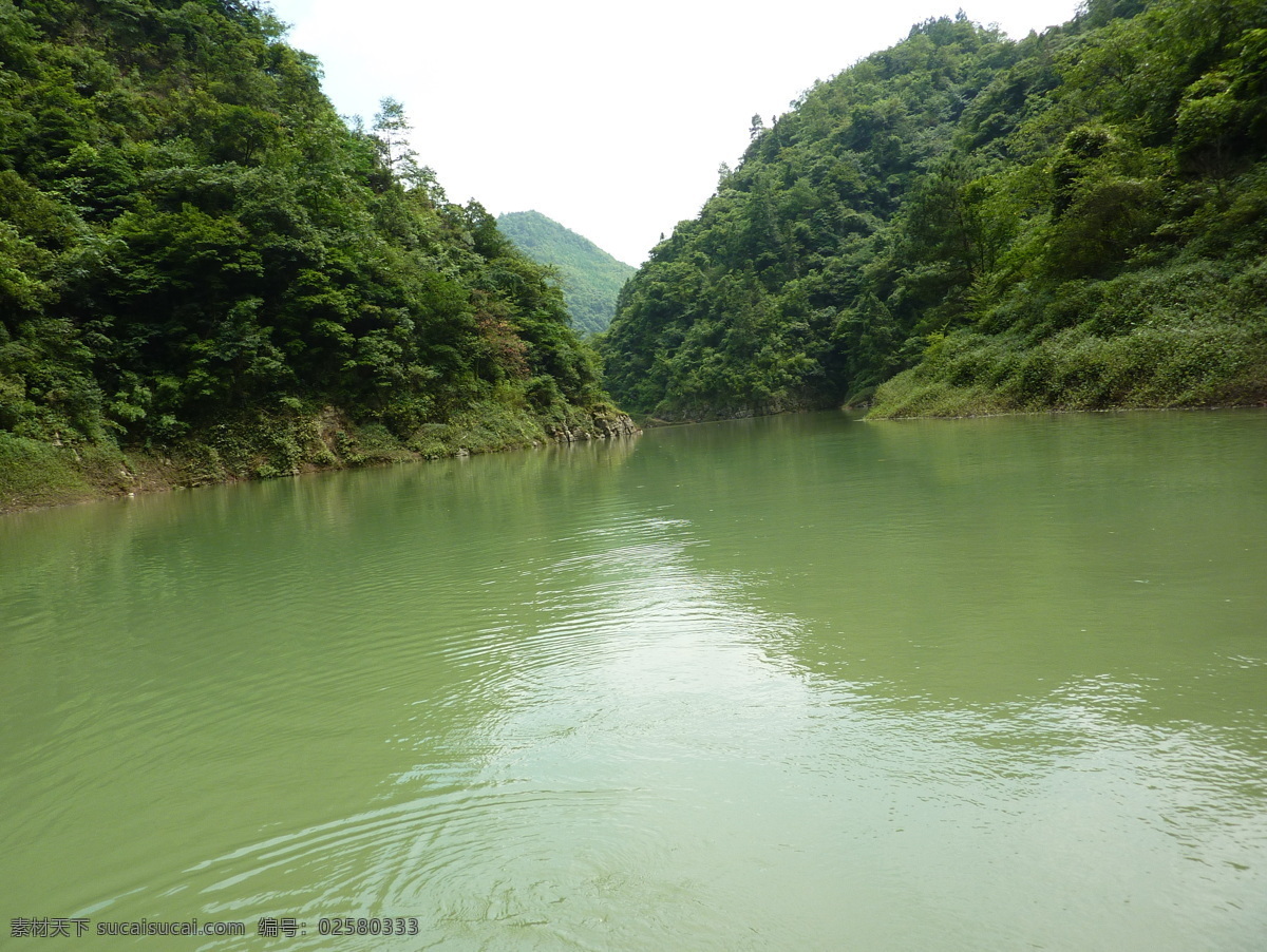 黑山 谷 绿水 青山 间 山 水 绿山 山色 水纹 水波 夹缝 两山 出水 旅游摄影 国内旅游