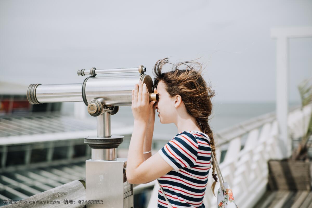 使用 望远镜 女孩 景色 美景 码头 渡口 背景桌面 自然景观 自然风景