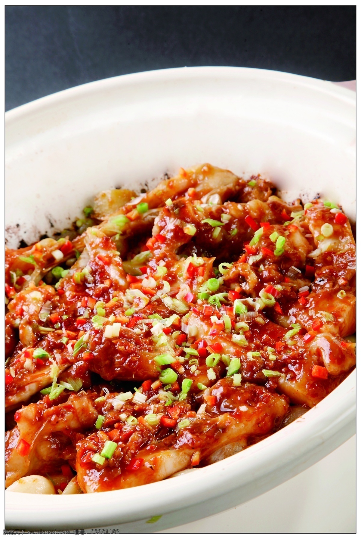 砂锅鱼头 砂锅 砂锅煲 煲菜 砂锅菜 特色砂锅 美味砂锅 招牌砂锅 美食 菜 餐饮美食 传统美食 白色