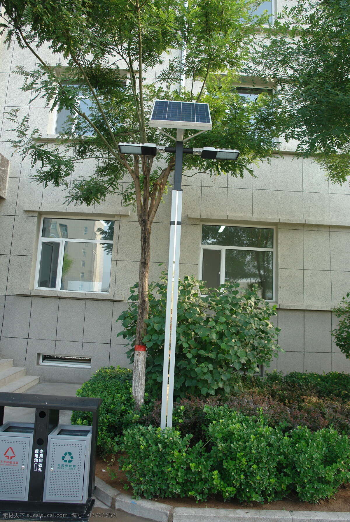路灯 太阳路灯 庭院灯 小型灯 庭院景观灯 节能灯 再生 循环利用 太阳能路灯 节能产品 方案效果图 现代科技 科学研究