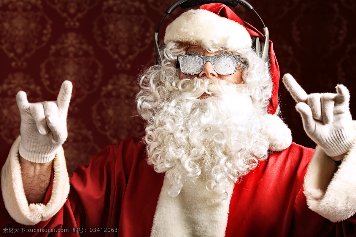 戴 耳机 听 音乐 圣诞老人 戴耳机 圣诞节素材 新年素材 老人图片 人物图片